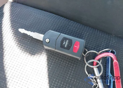 2010 Mazda Mazda5 Sport из США, поврежденный, VIN JM1CR2WLXA0370650